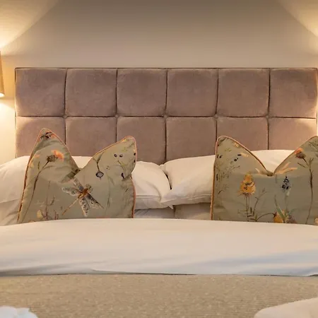 Walls Sanctuary - 5 * York