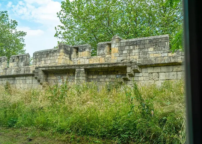 Walls Sanctuary - 5 *