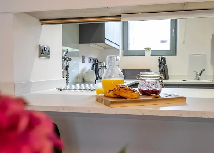 Walls Sanctuary - 5 Apartament York